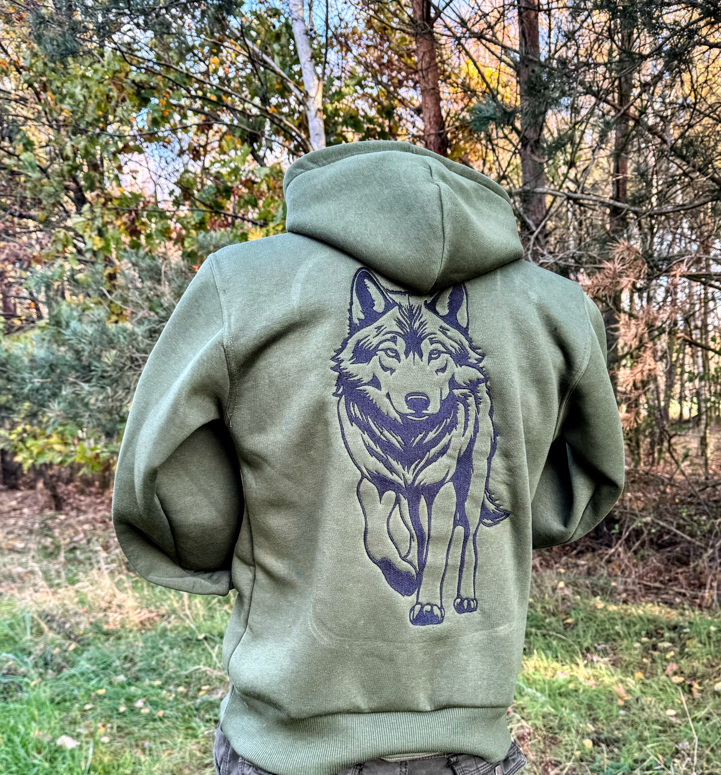 Bluza rozpinana z WILKIEM - obrazek 3