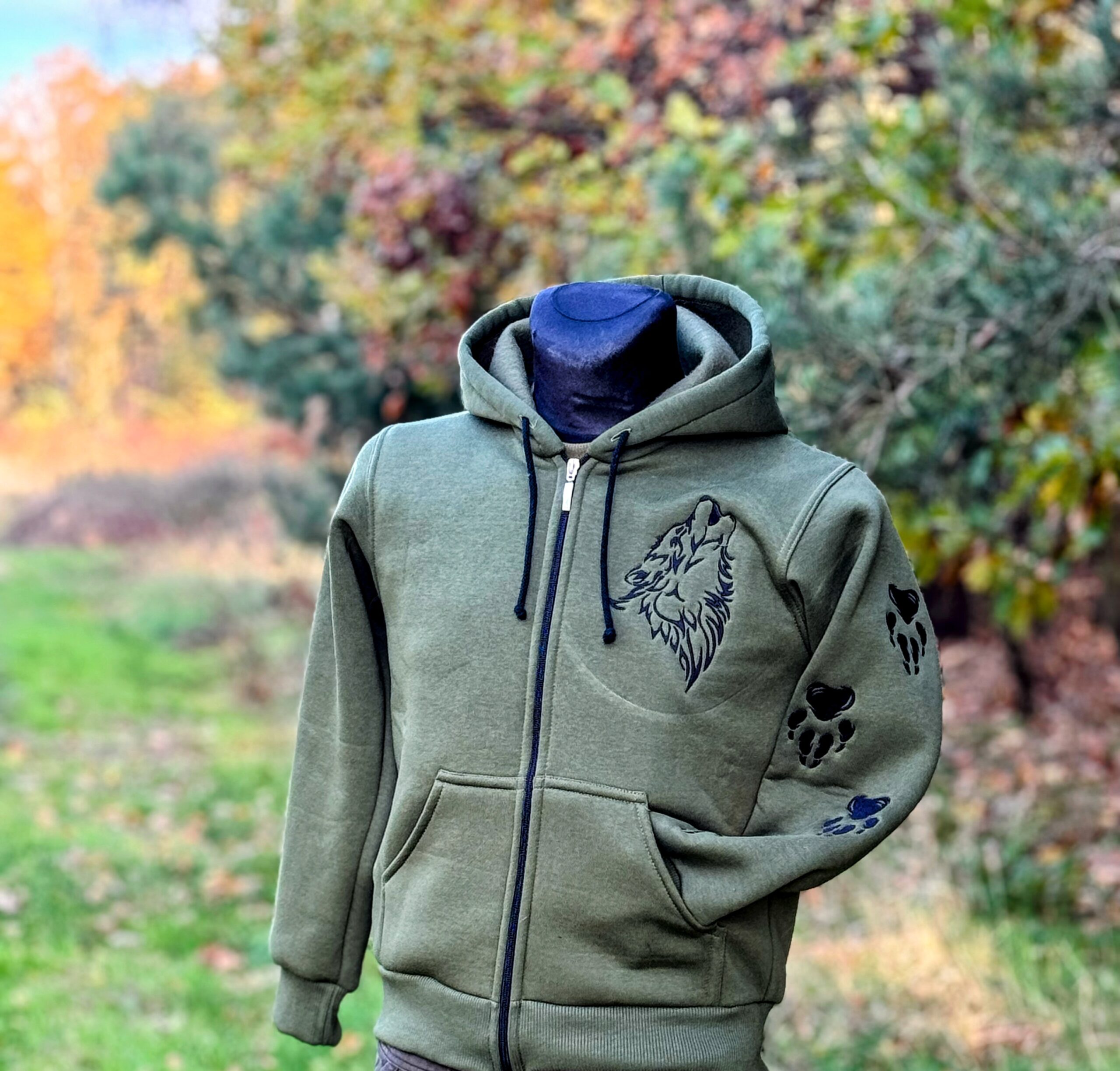 Bluza rozpinana z WILKIEM - obrazek 2